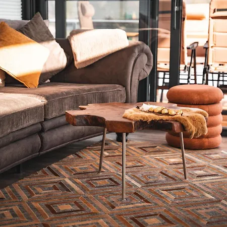 Schoenes Hausboot In Hoexter