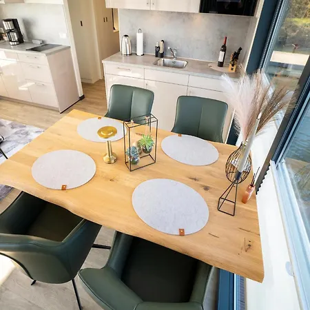 Schoenes Hausboot In Hoexter Höxter