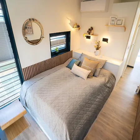 Hotel en barco Schoenes Hausboot In Hoexter Boffzen