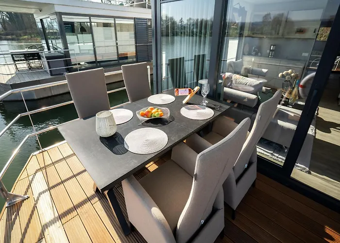 Schoenes Hausboot In Hoexter Bateau-hôtel