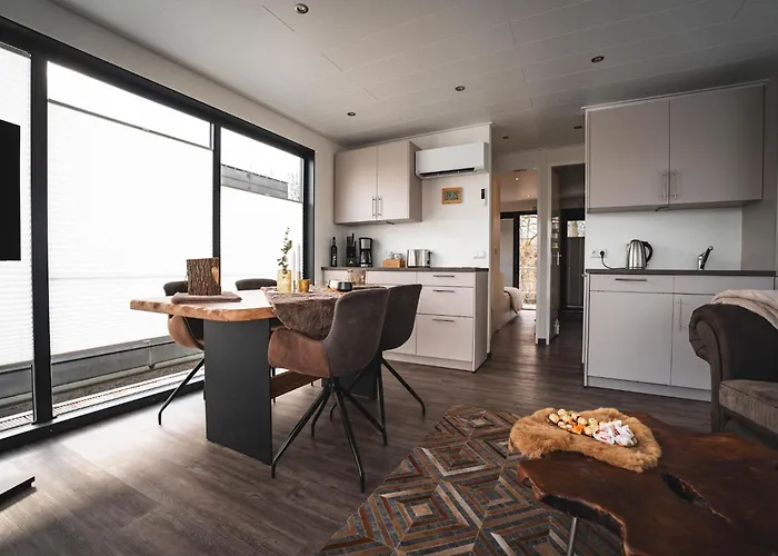 Bateau-hôtel Schoenes Hausboot In Hoexter