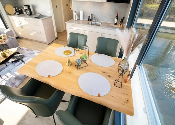 Schoenes Hausboot In Hoexter Höxter