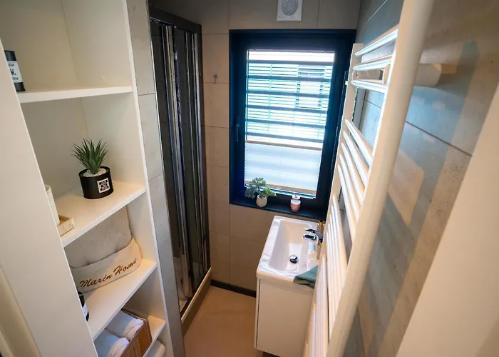 Schoenes Hausboot In Hoexter