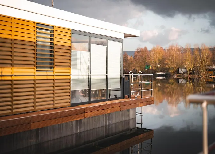 Bateau-hôtel Schoenes Hausboot In Hoexter *